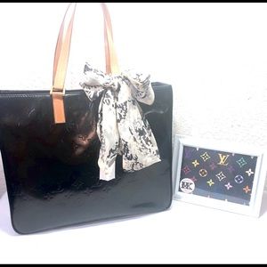 Louis Vuitton Columbus tote! Date code LM0021